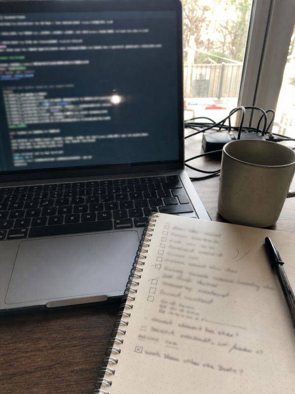 Astro GitHub Pages 블로그 작업 책상 사진 2