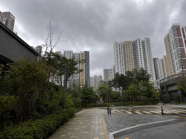 규제지역과 주택 대출 내용을 정리하는 사진 1